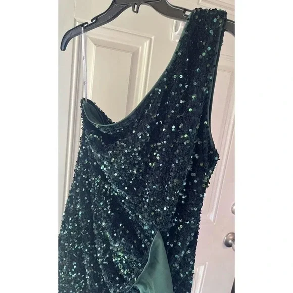 Lulus NWT Endless Luxe Dark Green Sequin Velvet One-Shoulder Mini Dress LARGE - Picture 8 of 13